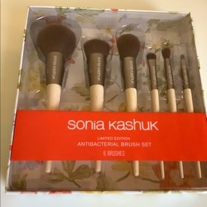 SONIA KASHUK Limited Edition Brushes